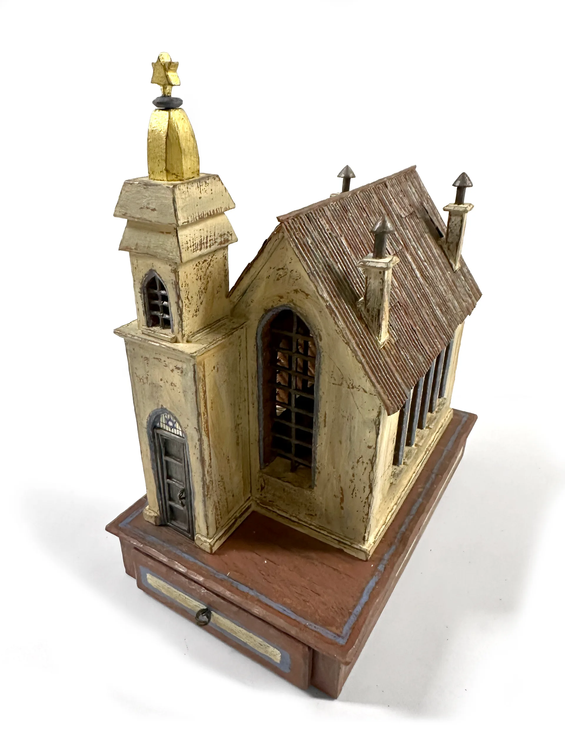 Synagogue Montefiore sculpture, front view